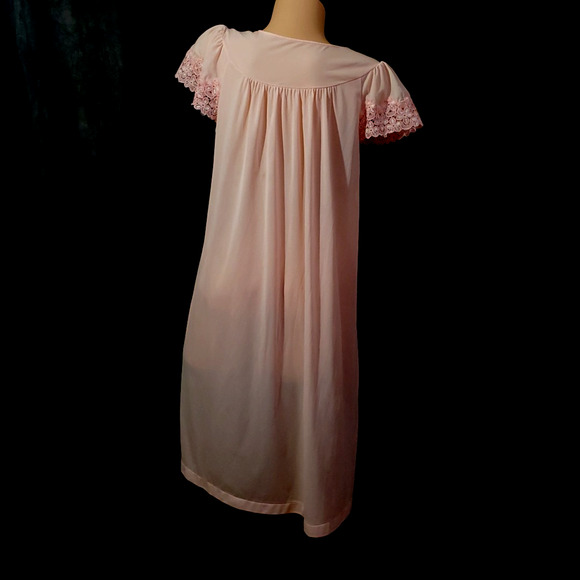 VTG SHADOWLINE Nightgown FEMININE PINK NYLON Sissy Coquette Eyelet Lace SMALL - Picture 5 of 10